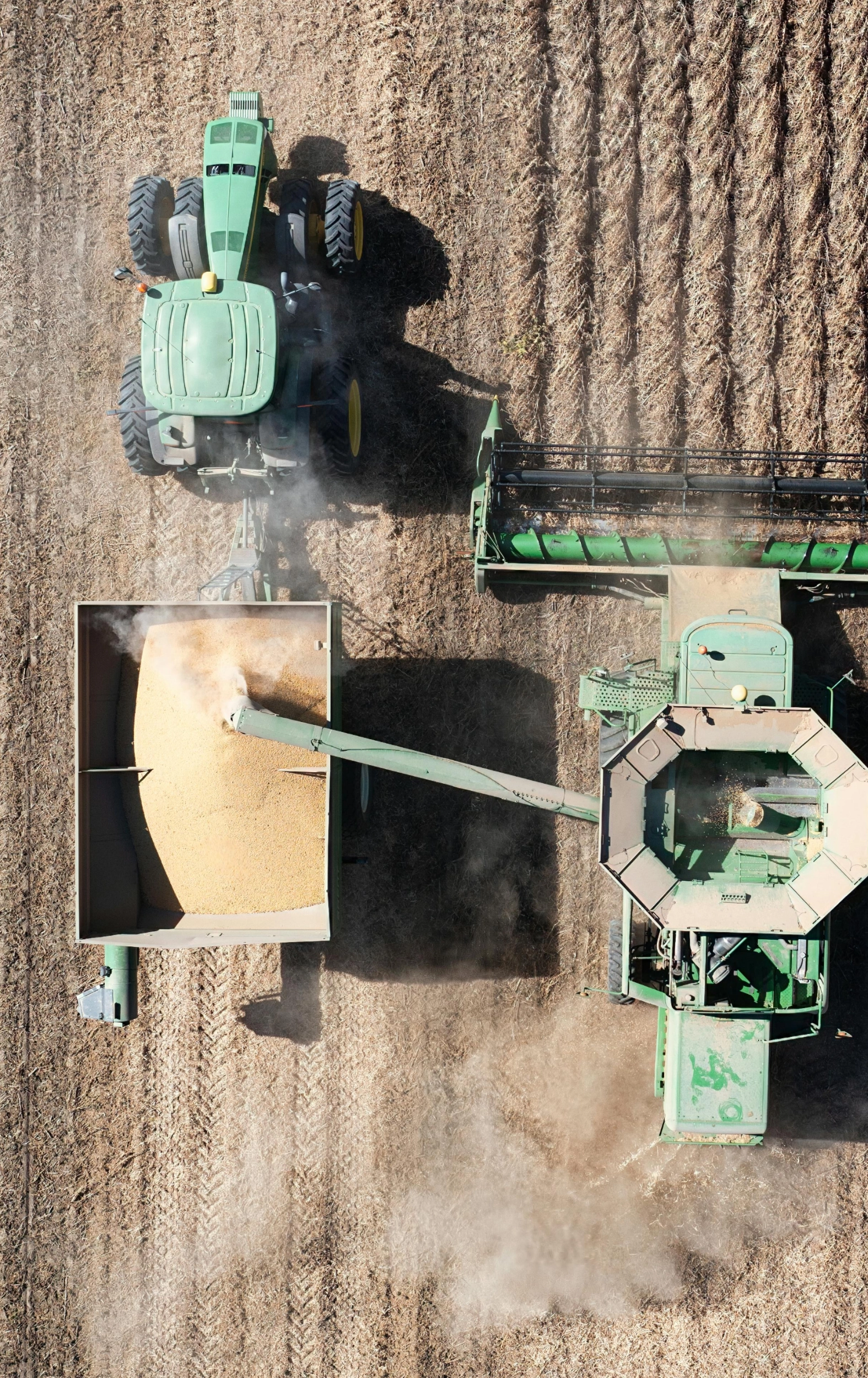 Combine & Tractor with Wagon | Epic Ag Solutions